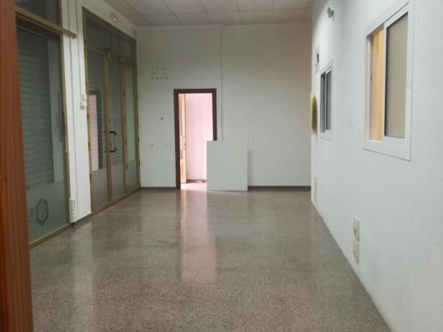 Nave industrial con mucha visibilidad, 2 PLANTAS