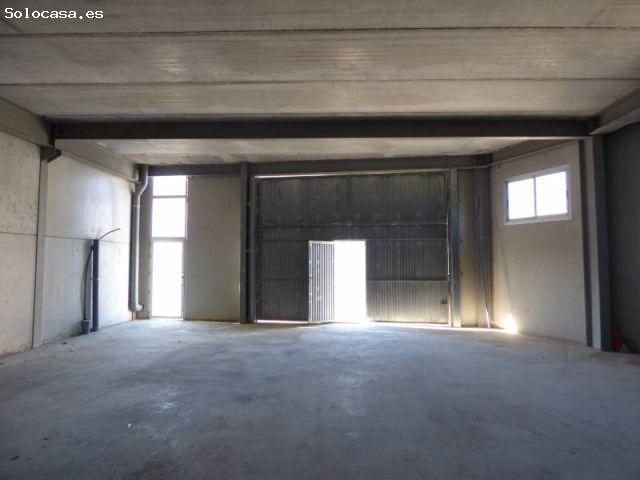 NAVE INDUSTRIAL CON FACHADA A LA AUTOVIA MADRID ALICANTE