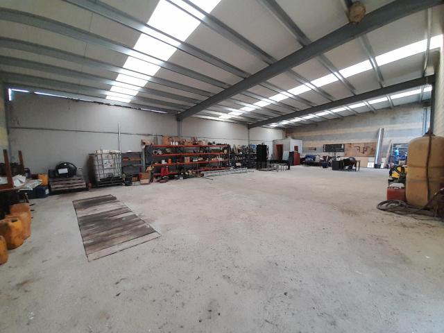 NAVE INDUSTRIAL CON TERRENO EN POLIGONO INDUSTRIAL DE CAMPONARAYA