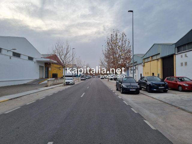 Nave industrial a la venta y alquiler en primera linea de carretera en Ontinyent