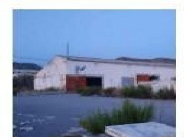 Nave industrial de 1167m2 en Novelda