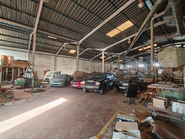 Nave industrial de 1280 m2