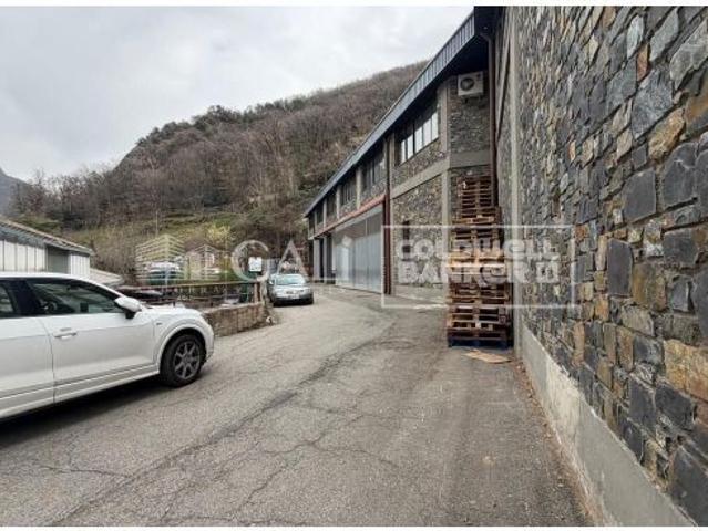 Nave industrial de 1.900 m2 en zona industrial, LA COMELLA ANDORRA LA VELLA