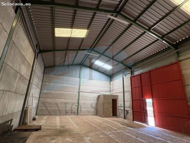 NAVE INDUSTRIAL DE 200M EN ALMENDRALEJO