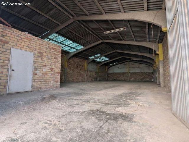 NAVE INDUSTRIAL DE 317 M2. EN POLIGONO INDUSTRIAL CARRETERA AMARILLA