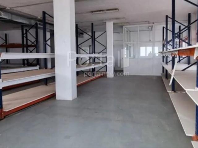 Nave industrial de 387 m2 situada en la 4ª planta de edifici. 387m² Madrid