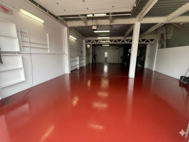 NAVE INDUSTRIAL de 360 m2 REFORMADA EN 2025!