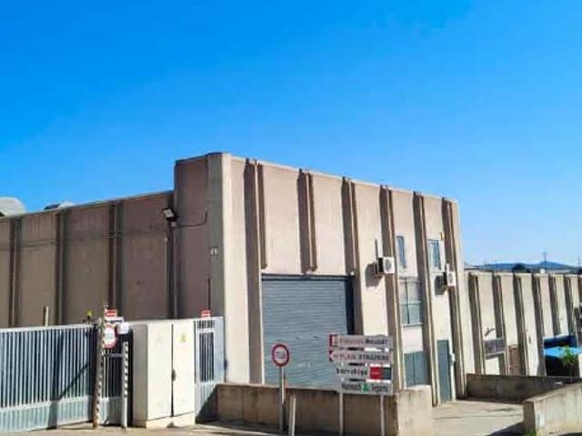 Nave industrial en C/ Géminis, Terrassa Barcelona