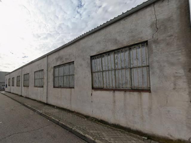 Nave industrial en C/ Riaño Fuenlabrada Madrid