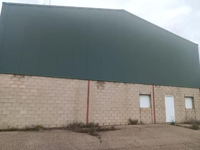 NAVE INDUSTRIAL EN CUADROS