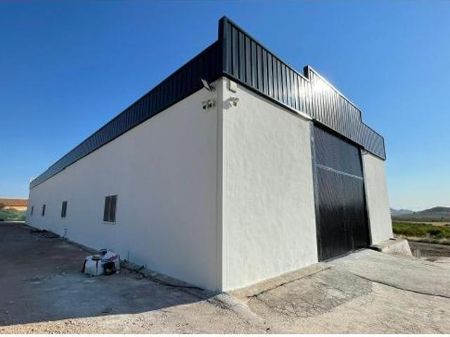 ? NAVE INDUSTRIAL EN ALQUILER CON PARCELA VALLADA EN LAS PALAS