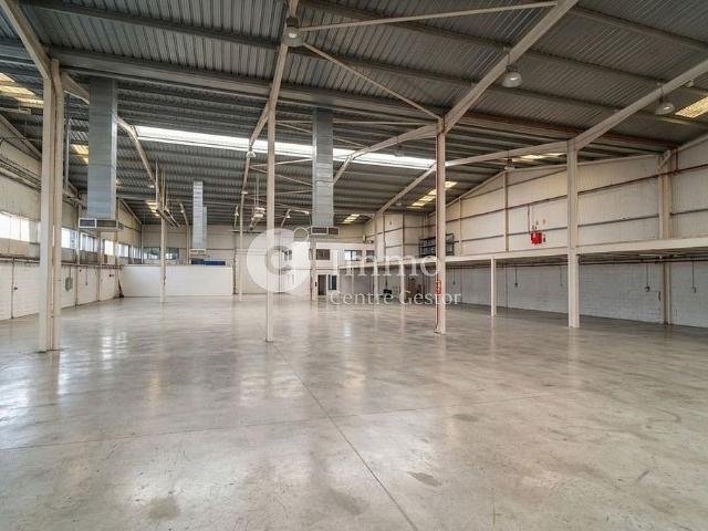 Nave industrial en alquiler en calle Alcarràs, Lleida, de 2.750 m² por 8.000