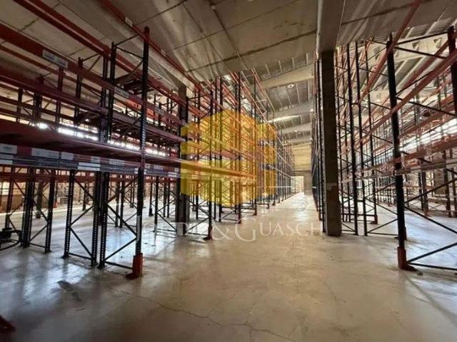 Nave industrial en alquiler en calle D'àlaba, Sant Boi de Llobregat, de 7.248 m² 3 habitaciones por 50.000
