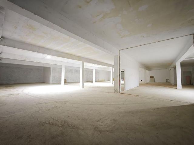 Nave industrial en alquiler en calle D'almería, Terrassa, de 1.299 m² por 4.500
