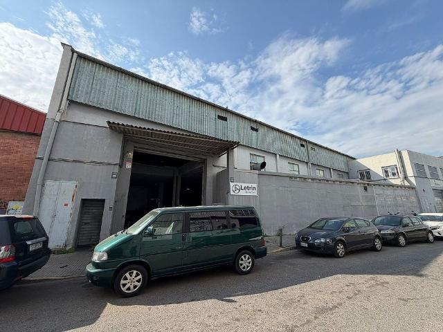 Nave industrial en alquiler en calle D'antoni Alcalá Galiano, Cornellà de Llobregat, de 647 m² 1 habitación por 2.680
