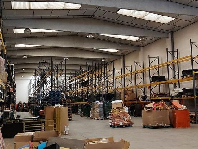 Nave industrial en alquiler en calle De Bernat Metge, Sabadell, de 2.000 m² 1 habitación por 10.000