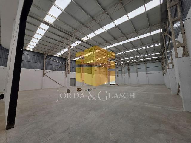 Nave industrial en alquiler en calle De Gaudí, Llagosta, La, de 2.160 m² 2 habitaciones por 14.040