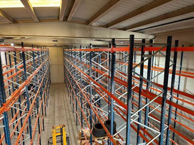 Nave industrial en alquiler en calle De la Castellassa, Terrassa, de 785 m² por 4.000