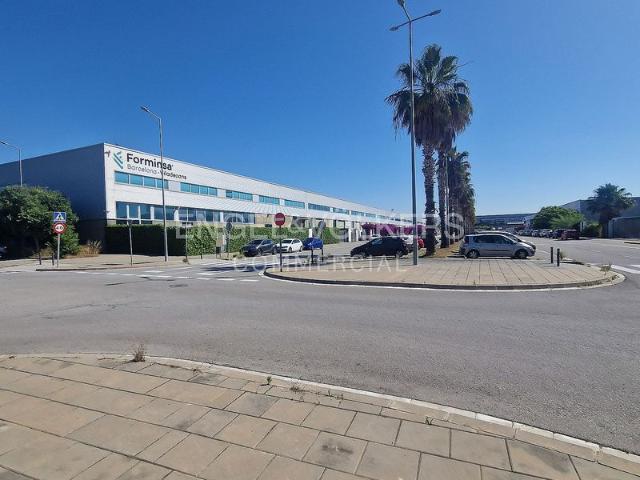 Nave industrial en alquiler en calle De la Ciència, Viladecans, de 1.810 m² por 15.000