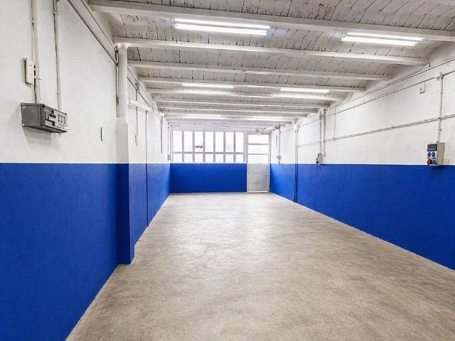 Nave industrial en alquiler en calle De la Salut, Sant Feliu de Llobregat, de 300 m² 6 habitaciones por 1.550