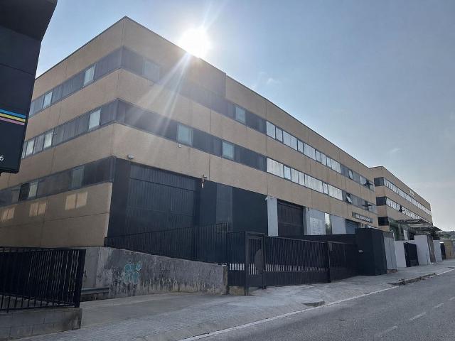 Nave industrial en alquiler en calle De la Tècnica, Badalona, de 2.236 m² 3 habitaciones por 11.900