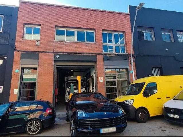 Nave industrial en alquiler en calle De Maracaibo, Barcelona, de 720 m² por 5.100