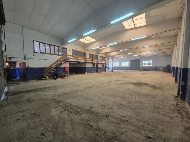 Nave industrial en alquiler en calle De Narcís Monturiol, Vic, de 470 m² 1 habitación por 2.000