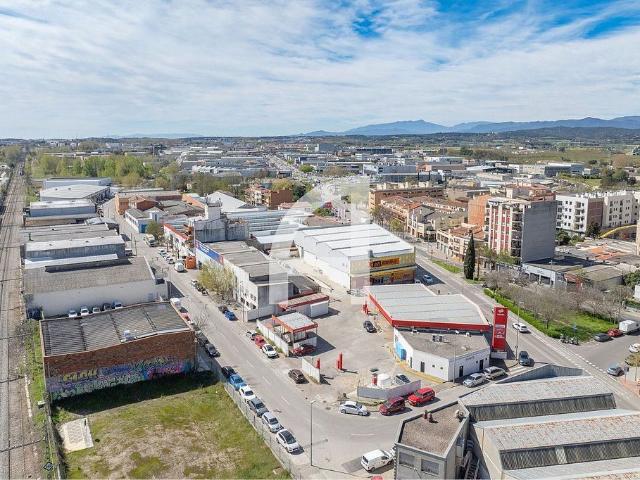 Nave industrial en alquiler en calle De Santa Coloma, Girona, de 3.271 m² por 14.000