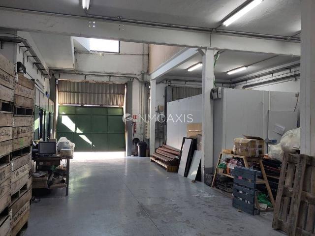 Nave industrial en alquiler en calle De Zorrilla, Sant Adrià de Besos, de 692 m² por 4.250
