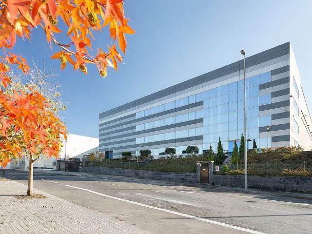 Nave industrial en alquiler en calle Del Mestral, Parets del Vallès, de 8.922 m² 4 habitaciones por 48.500