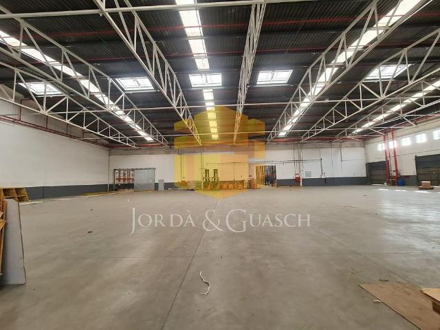 Nave industrial en alquiler en calle Del Garbí, Parets del Vallès, de 4.094 m² 2 habitaciones por 28.660