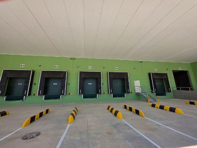 Nave industrial en alquiler en calle Industria, Sant Fost de Campsentelles, de 6.528 m² 3 habitaciones por 45.696