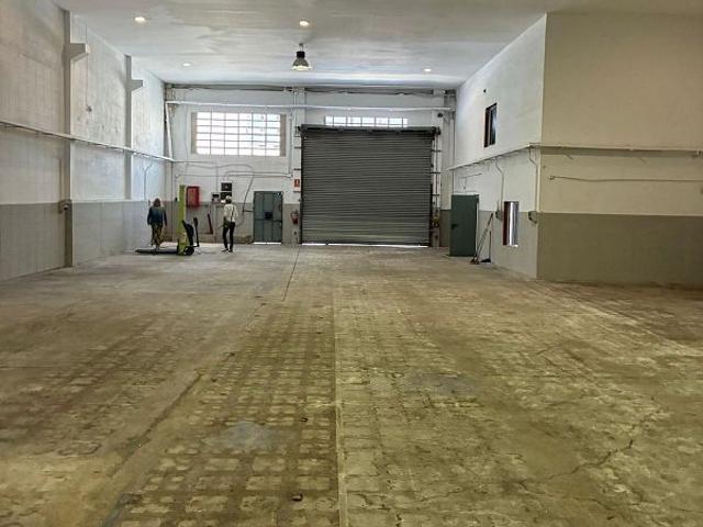 Nave industrial en alquiler en calle Mallorca, Santa Perpètua de Mogoda, de 600 m² 2 habitaciones por 2.400
