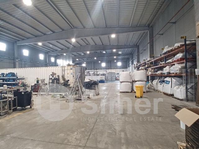 Nave industrial en alquiler en calle Mar Mediterrània, Santa Perpètua de Mogoda, de 2.945 m² por 17.900
