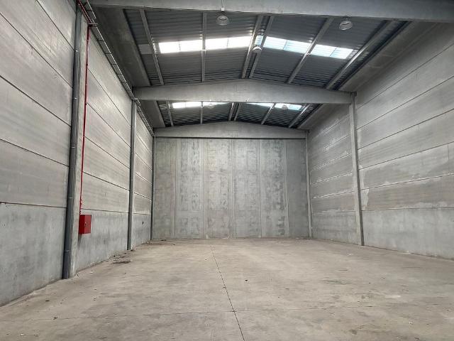 Nave industrial en alquiler en calle Santa Margarida de Boada Vell, Palau solità i Plegamans, de 691 m² 2 habitaciones por 3.200