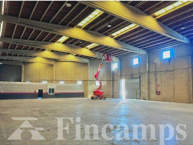 Nave industrial en alquiler en calle Sense Nom, Sabadell, de 3.155 m² por 12.700