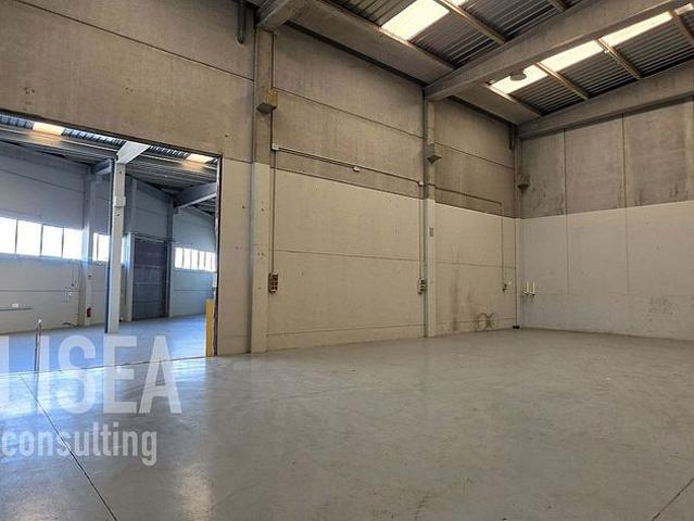 Nave industrial en alquiler en calle Serra de la Salut, Barbera del Vallès, de 325 m² 1 habitación por 2.000