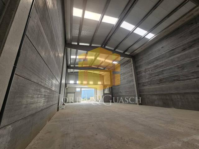 Nave industrial en Alquiler en Can Vinyals