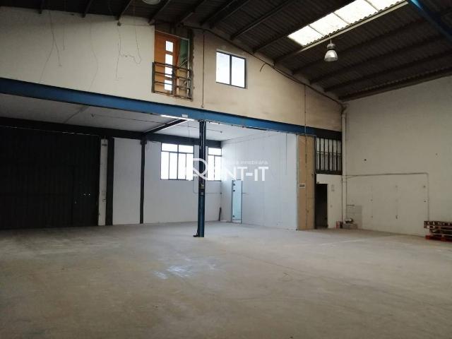 Nave industrial en Alquiler en Centre