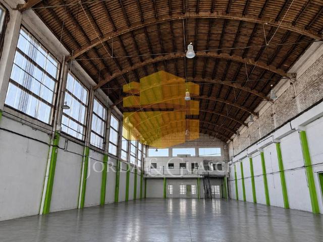 Nave industrial en Alquiler en Centre
