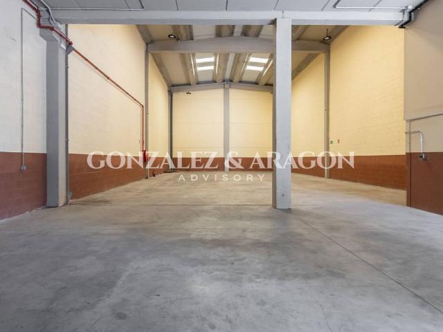 Nave industrial en Alquiler en Abrera