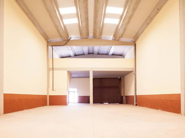 Nave industrial en Alquiler en Abrera