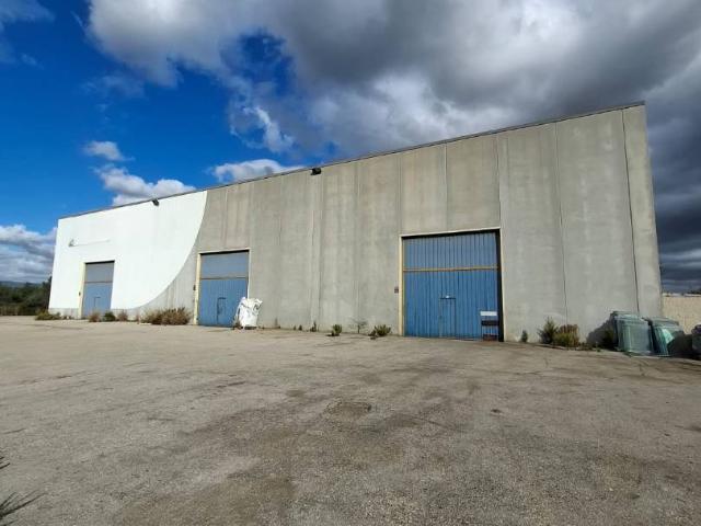 Nave industrial en Alquiler en Alió