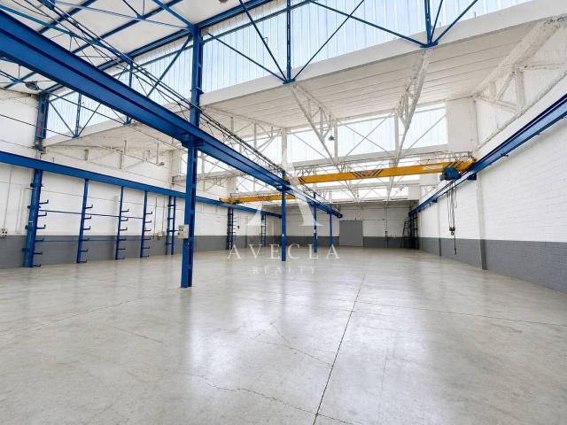 Nave industrial en Alquiler en Almeda El Corte Inglés