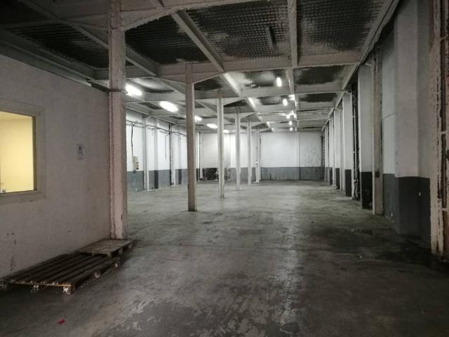 Nave industrial en Alquiler en Almeda El Corte Inglés