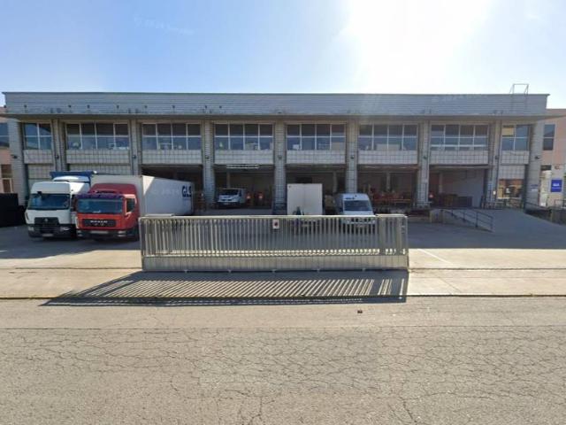 Nave industrial en Alquiler en Almeda El Corte Inglés