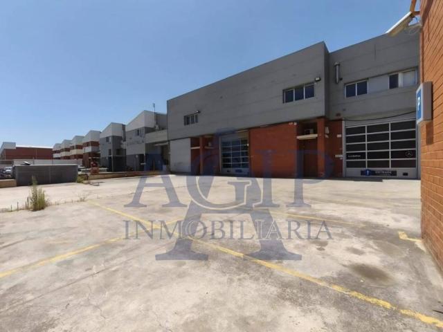 Nave industrial en Alquiler en Almeda El Corte Inglés