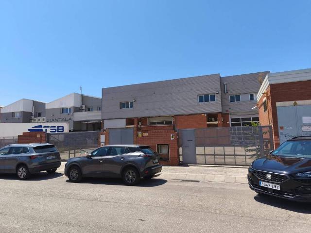 Nave industrial en Alquiler en Almeda El Corte Inglés