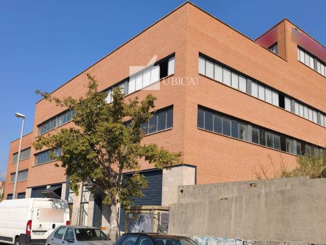 Nave industrial en Alquiler en Almeda El Corte Inglés