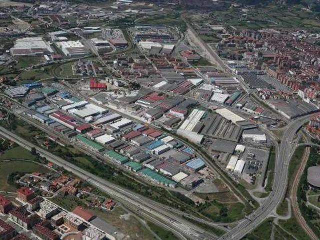 Nave industrial en Alquiler en Almeda El Corte Inglés